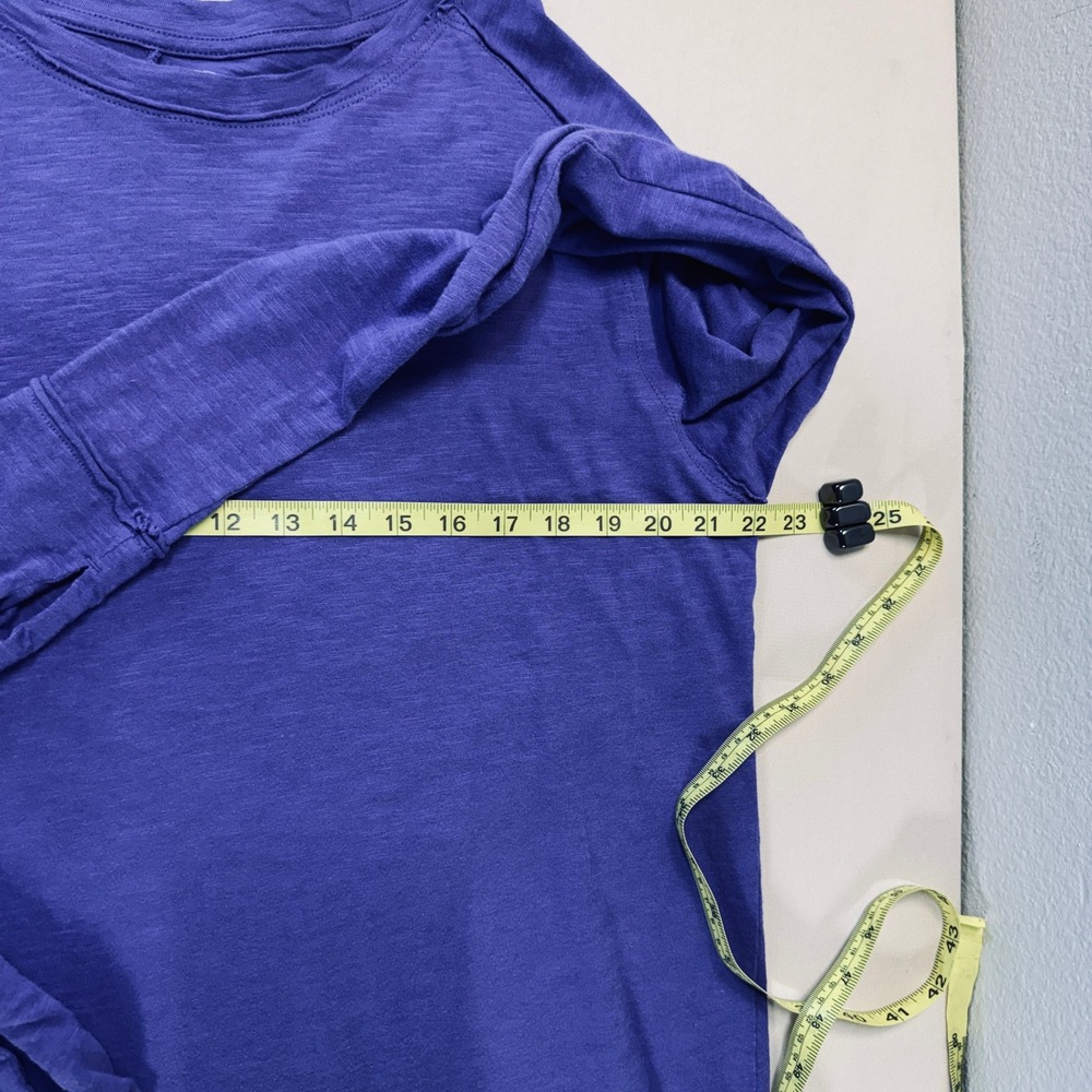 Free People We The Free Purple Knit Long Sleeve Tee Thumbholes Size M Casual EUC - Picture 3 of 10